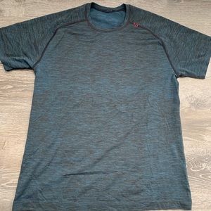 LuLu Lemon Men’s Metal Vent Tech Short Sleeve